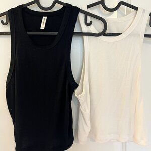 Aritzia Pack of 2 Sunday Best Honor Tanks